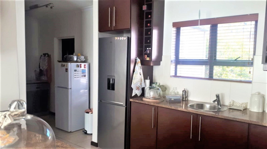 To Let 4 Bedroom Property for Rent in Plattekloof Western Cape